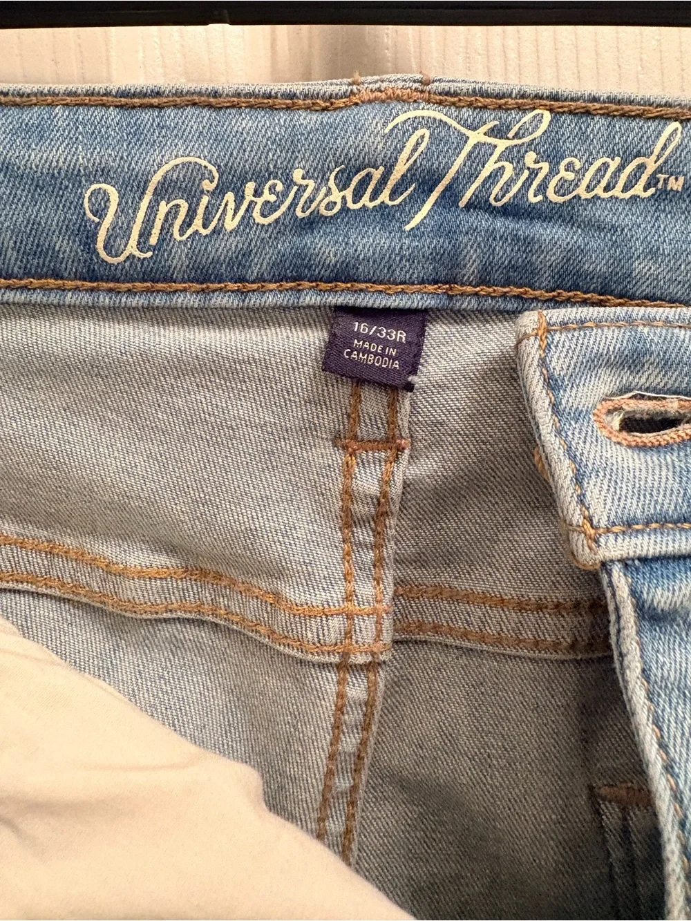 Universal Thread Mid Rise Skinny Jeans 16/33R Distressed Light Wash Raw Hem